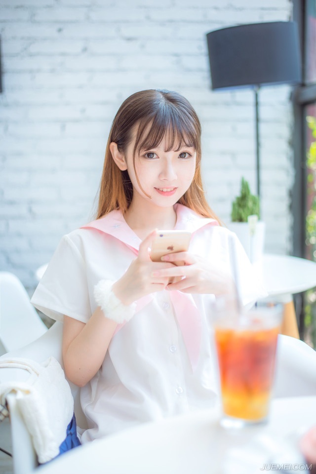 “不过一老卒，竟然也有这等本事。”魏延面色一肃，看着对方兵马停下来，嘴角掠起一抹微笑：“那边教我看看蜀中名将，究竟如何吧！”
